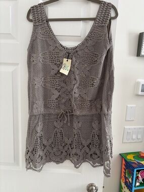 Sleeveless crochet top